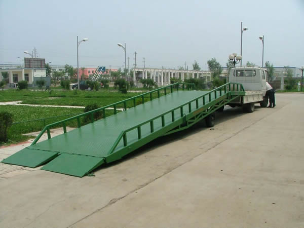 移動(dòng)登車橋